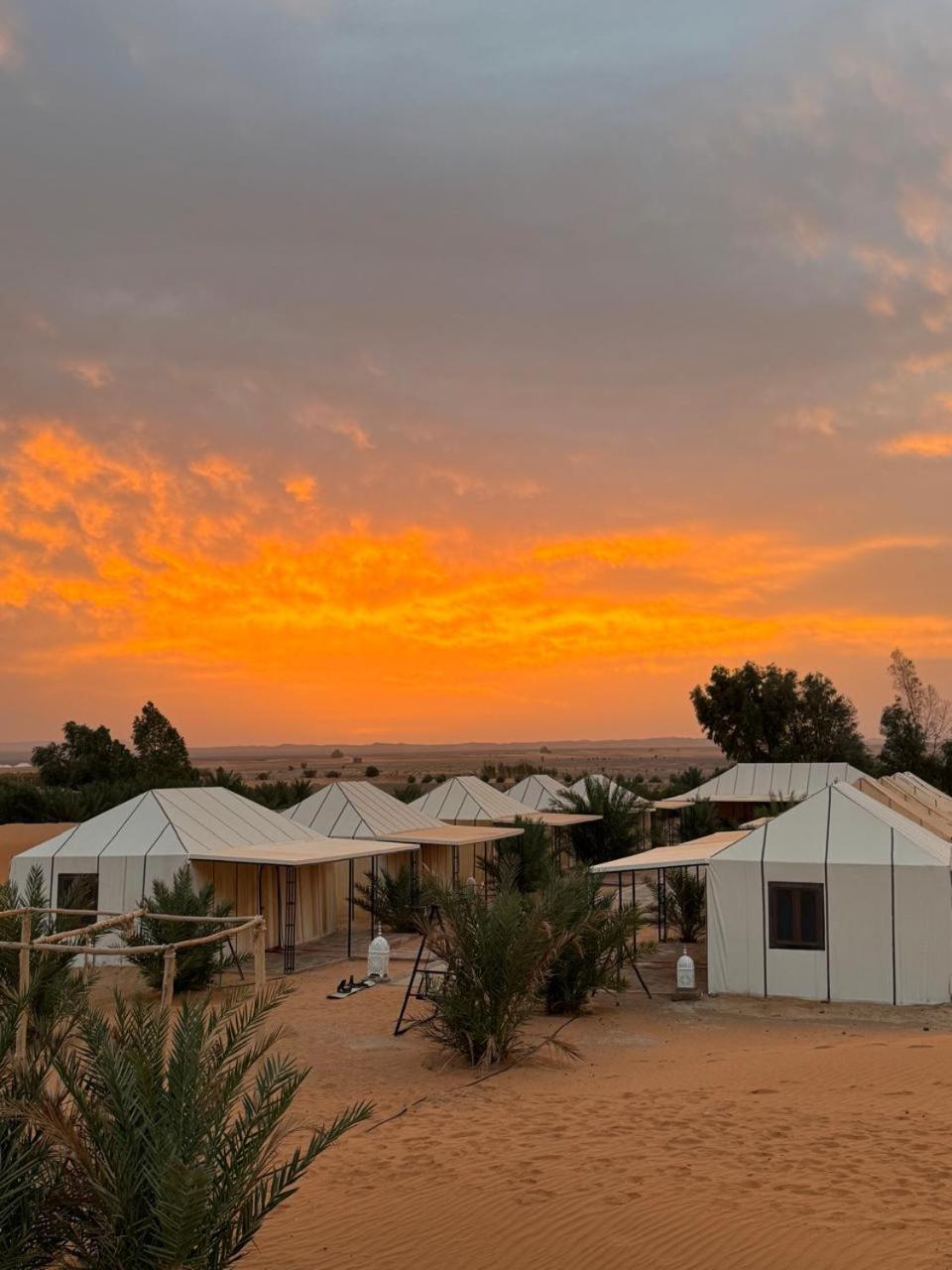 ホテル Mirage Luxury Camp メルズーガ エクステリア 写真